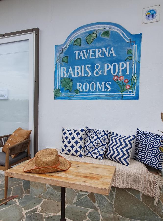 Babis & Popi Rooms And Studios Frangocastelo Exterior photo